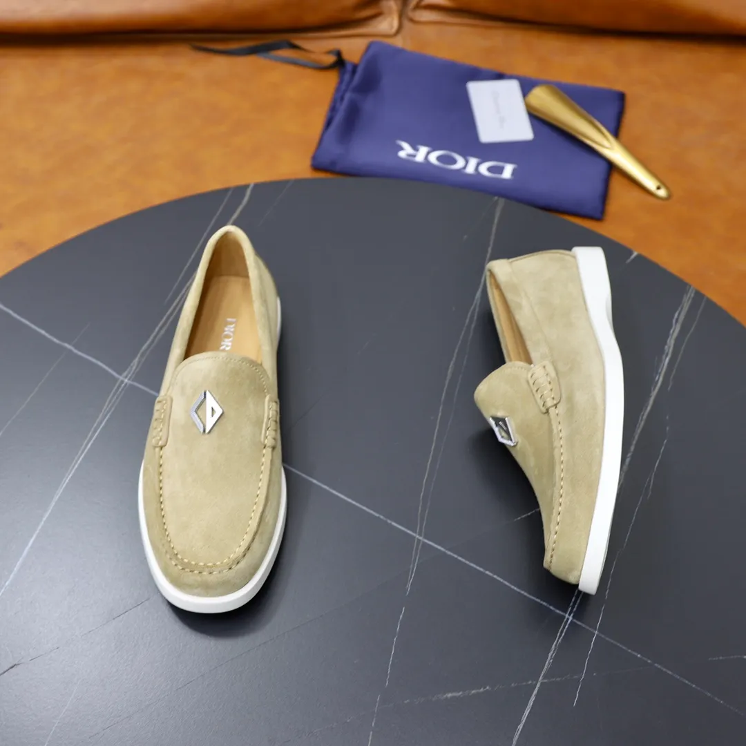 Ex-factory price: 540🙅‍♂️🙅‍♂️🙅‍♂️ Brand: Dior DIOR Standard code: Men's code 38/44 (45 can be customized) Grade: Same as the official website Material: Original cowhide stitching, cowhide lining, original TPU wear-resistant soft outsole Style categories: Leisure and sports version, footwear for driving, young fashion, European and American trends, British style Color: actual picture color